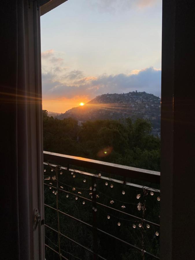 Courtyards Peak-Corner Pinestay - At Goshenland Baguio باغيو المظهر الخارجي الصورة